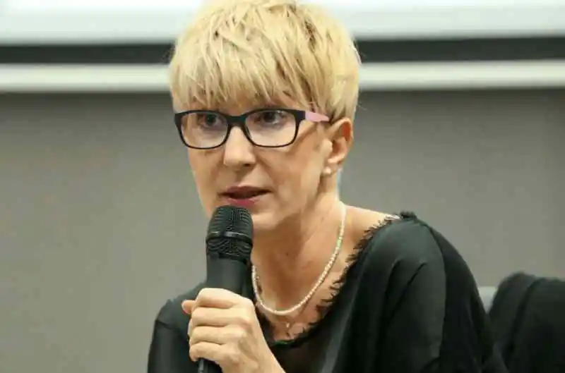 Dr. Simona Tivadar: ‘În abuz, şi porcul şi migdala sunt la fel de dăunătoare’. Cu ce se umple o farfurie sănătoasă