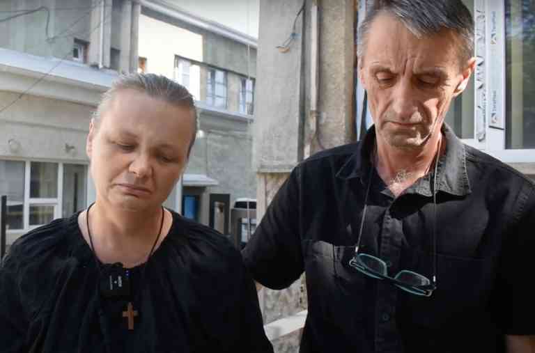 Botoșani. Și mama Alexandrei a trimis mesaje neîncetat toată noaptea: ”Nu am îndrăznit să sun. Am avut încredere în colegele mele, în sistem” – video