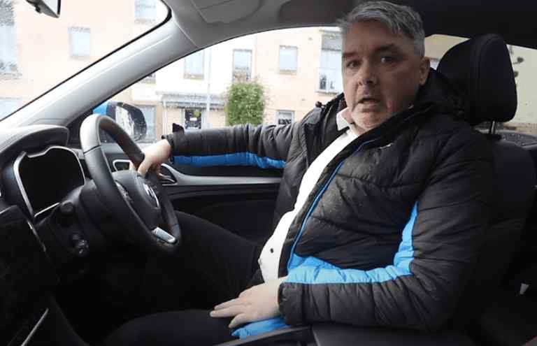 Scoția. ”Am fost «răpit» de mașina mea electrică”, șoferul unui SUV ce nu mai putea fi oprit, salvat de polițiști – video