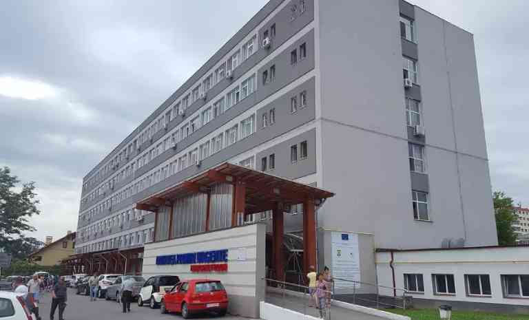 Târgovişte. Pacient cu suspiciune de AVC, lăsat să aştepte șase ore până să fie consultat. Conducerea spitalului își oferă scuzele