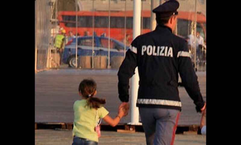 Fetiță de 5 ani, româncă, abandonată în stradă în Italia - ”o poveste sfâșietoare”