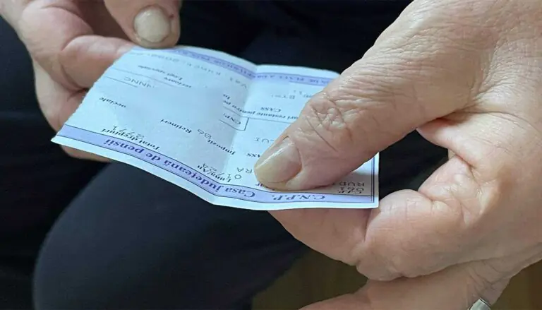Se dau 575 de lei în plus la pensie în decembrie. Care este singura condiție de îndeplinit