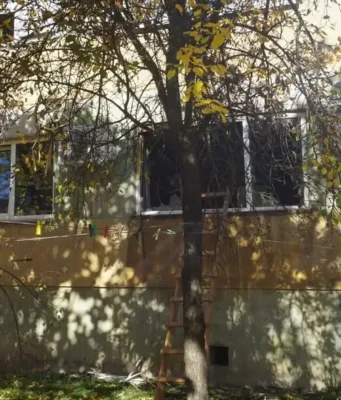 O bubuitură puternică a scos 60 de oameni din case la Timișoara. Ce au găsit pompierii în apartamentul de la parter