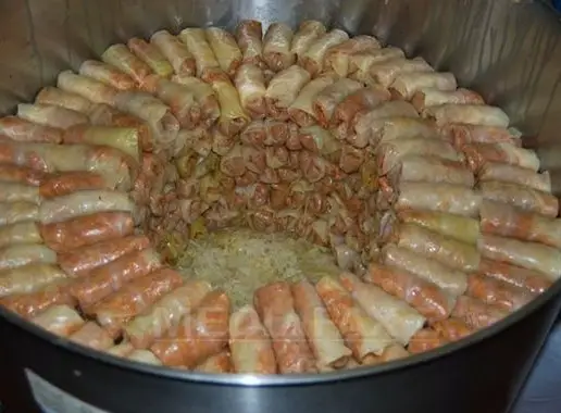 Nu mai pune orezul direct în carne. Trucul pe care îl folosesc maghiarii pentru cele mai bune sarmale