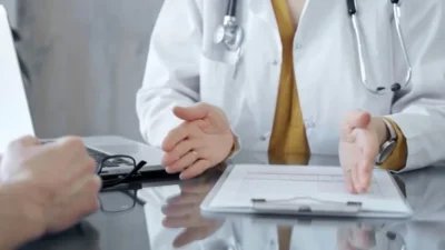 Interzis pentru medicii din România! Ce nu mai au voie să facă pe rețelele sociale începând cu 2026