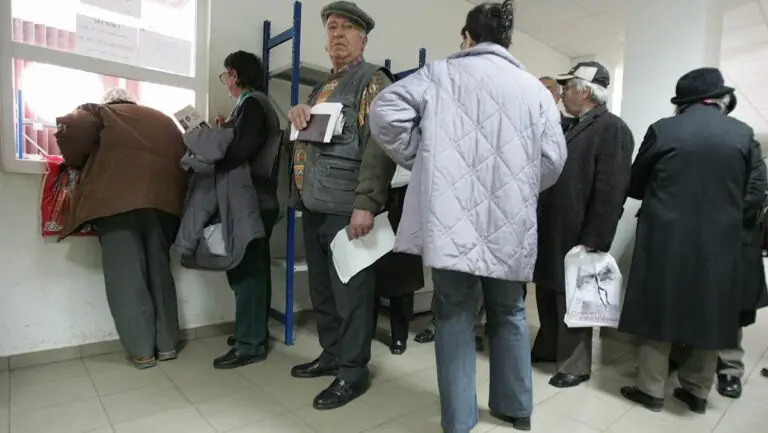 Ce se întâmplă cu indexarea pensiilor și cine primește bani în plus: „Mă refer la cei 800 de lei, acordați în două tranșe, de Paște și de Crăciun”