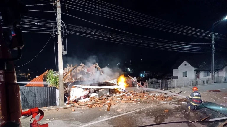 Explozie devastatoare! Un bărbat a murit sub dărâmături