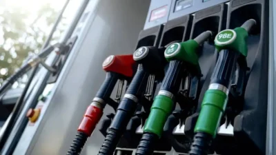 ȘOC LA POMPĂ: Din 1 ianuarie 2026 cresc carburanții — află cât vei plăti în plus la fiecare plin!