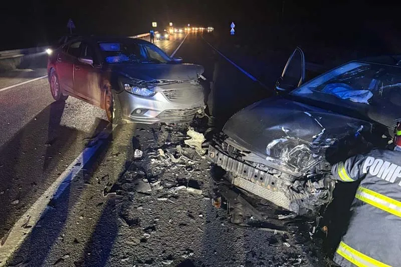 IMPACT DEVASTATOR pe DN1C: Două mașini făcute praf și trei victime! Greșeala comisă de șoferul care a distrus totul