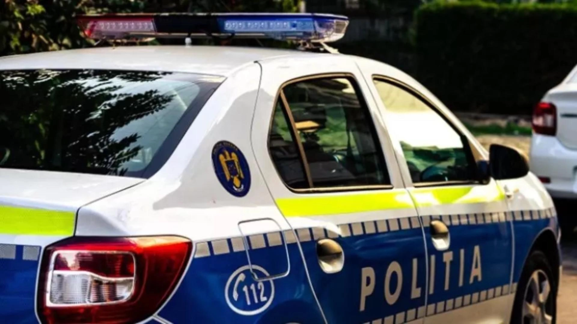 Nenorocire pe A1! Ce a făcut o șoferiță când a văzut radarul. Polițistul a ajuns de urgență la spital
