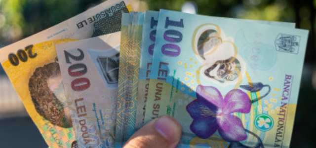 ALOCAȚIILE se plătesc mai DEVREME în februarie. Iată când intră banii pe card…