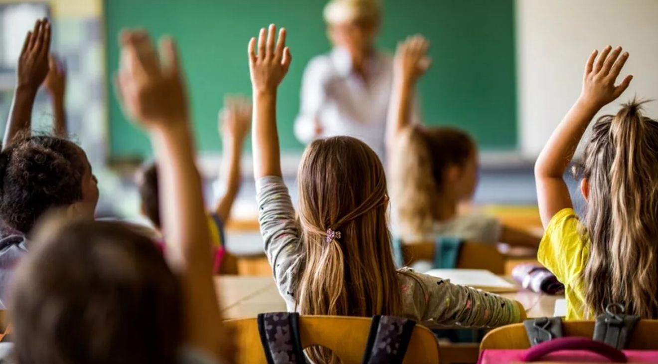 S-a stabilit când au elevii NOUĂ ZILE libere, însă vacanța începe pe data de…