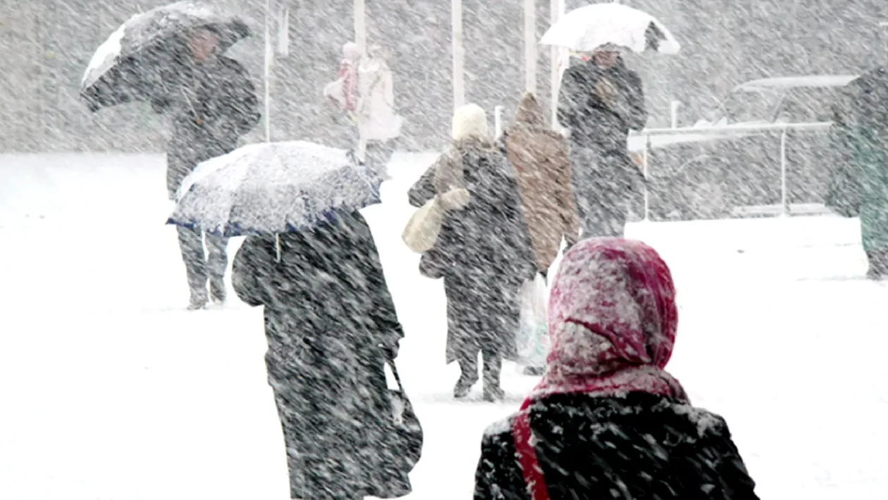 Urgia albă lovește România! Directorul ANM a anunțat prăpădul: județele îngropate sub 30 cm de zăpadă de marți