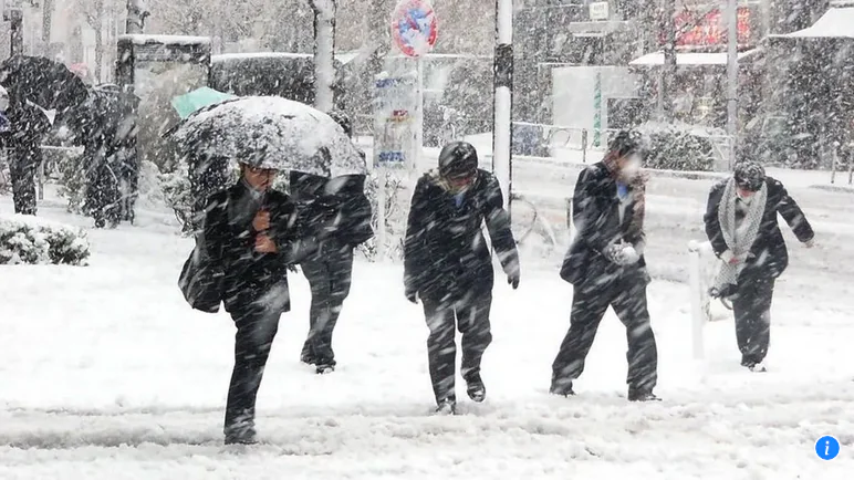 Vremea se schimbă RADICAL: Temperaturile vor SCĂDEA brusc și va începe să…