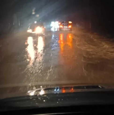 Circulația a devenit un COȘMAR după ce pe asfalt au ajuns cantități mari de…