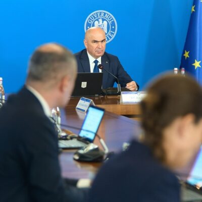 Ilie Bolojan a anunțat ce se VERIFICĂ la românii care au certificate de…