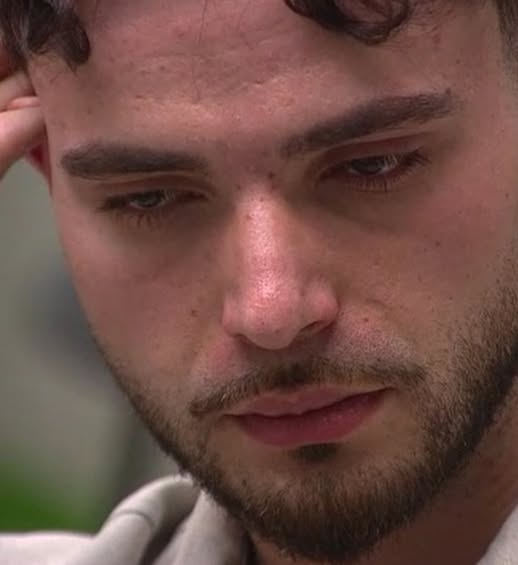 Valentin a IZBUCNIT în lacrimi și a MĂRTURISIT ce îi vine să…
