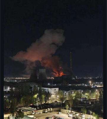 O EXPLOZIE PUTERNICĂ a declanșat un incendiu de proporții, iar flăcările au cuprins…