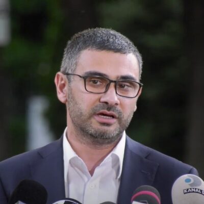 Tinerii care își găsesc primul loc de muncă primesc o SUMĂ LUNARĂ de…
