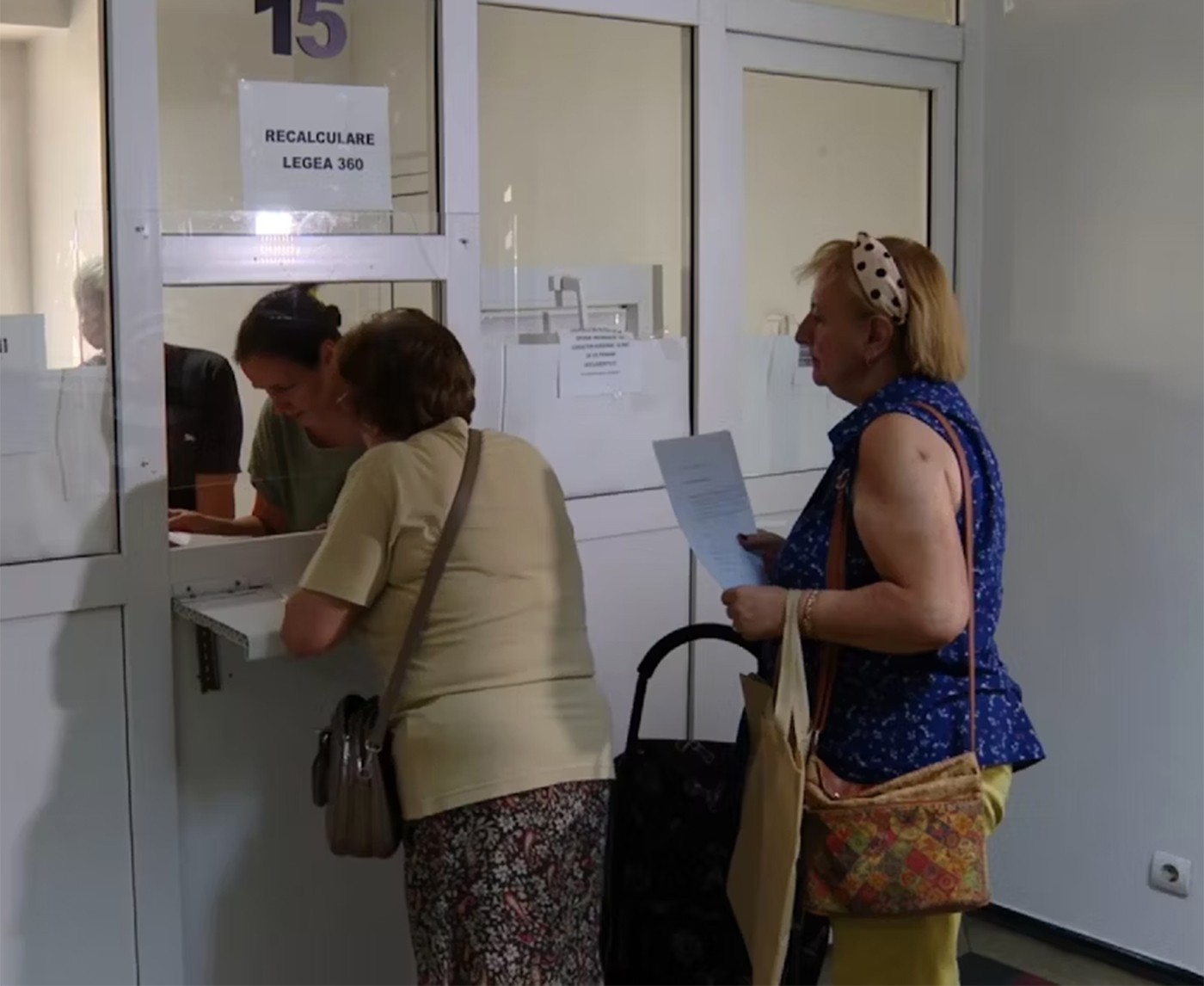 Milioane de PENSIONARI primesc BANI în plus, însă plățile încep abia pe…