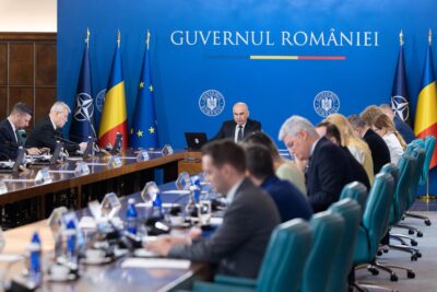 SCHIMBARE MAJORĂ pentru pensionari: Ministrul Muncii a anunțat ce taxă se ELIMINĂ…