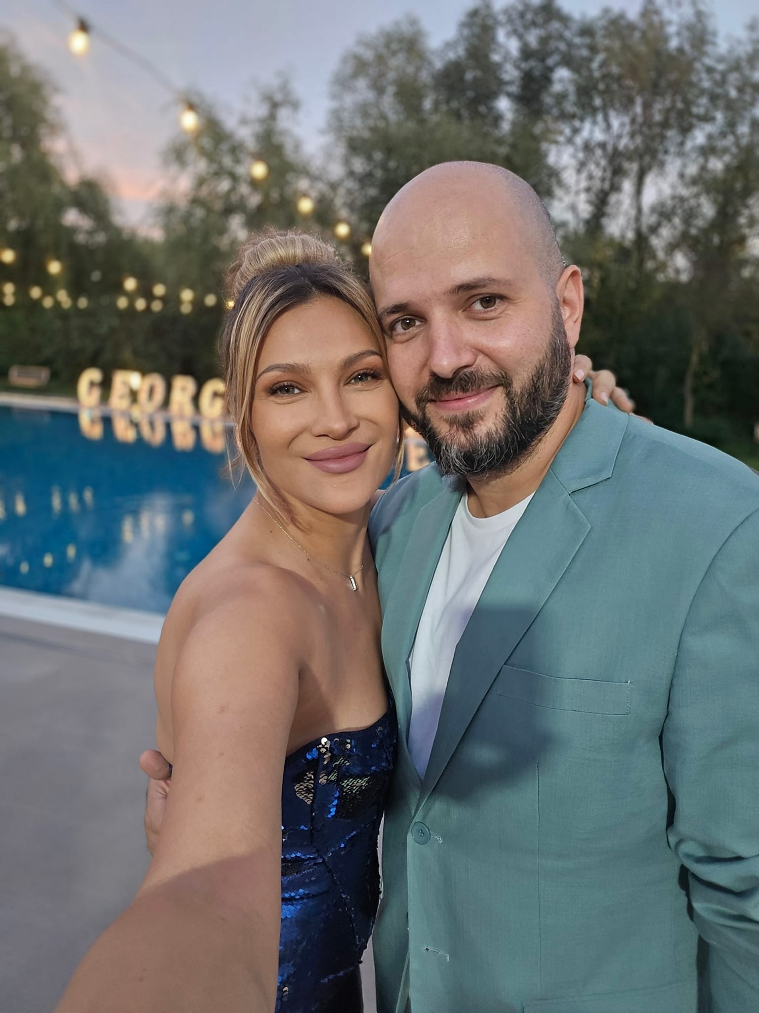 Lora a apărut SINGURĂ la nuntă, iar motivul pentru care ar DIVORȚA este…