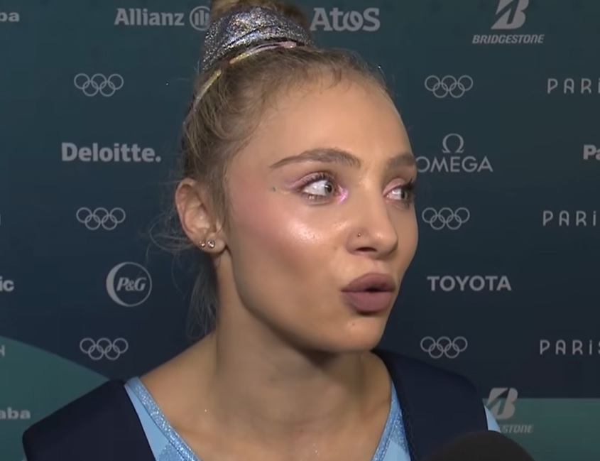 Sabrina Voinea, acuzată că și-a BĂTUT iubitul gimnast în fața mamei sale pentru că…