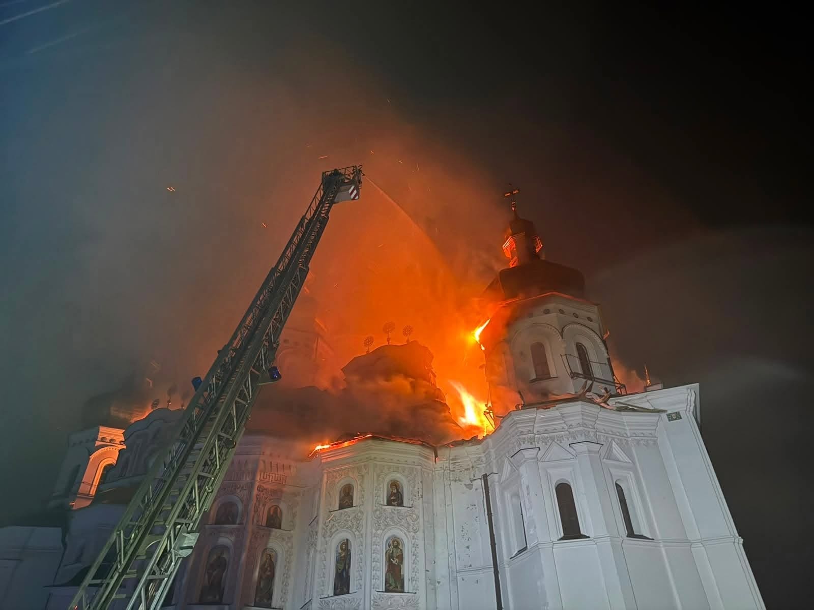 Un monument UNESCO de o valoare inestimabilă a fost cuprins de flăcări după…