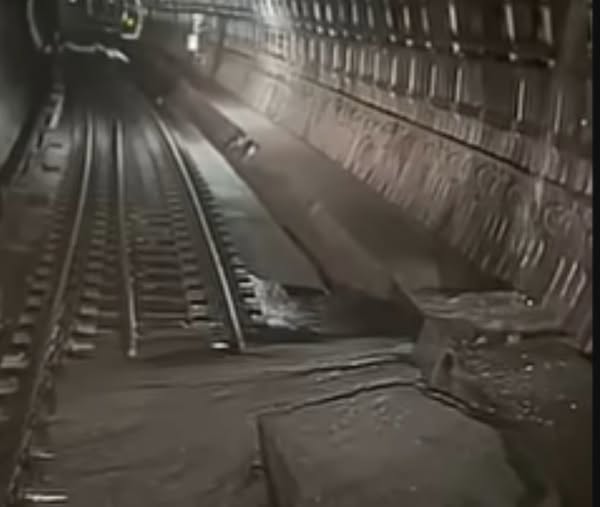 Probleme TEHNICE neprevăzute au dat peste cap circulația trenurilor în timpul unor lucrări la…