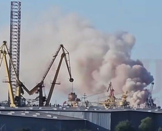 Locuitorii au primit un MESAJ pe telefoane din cauza unui incendiu la…