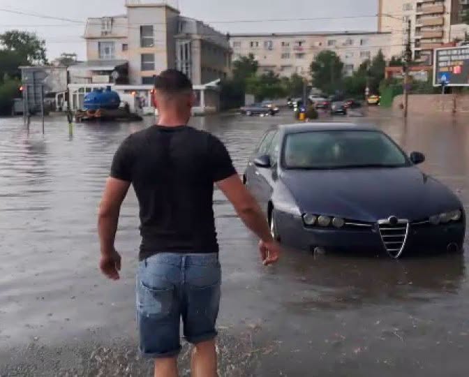 Autoritățile avertizează că urmează o NOUĂ serie de furtuni și restricții rutiere pe…