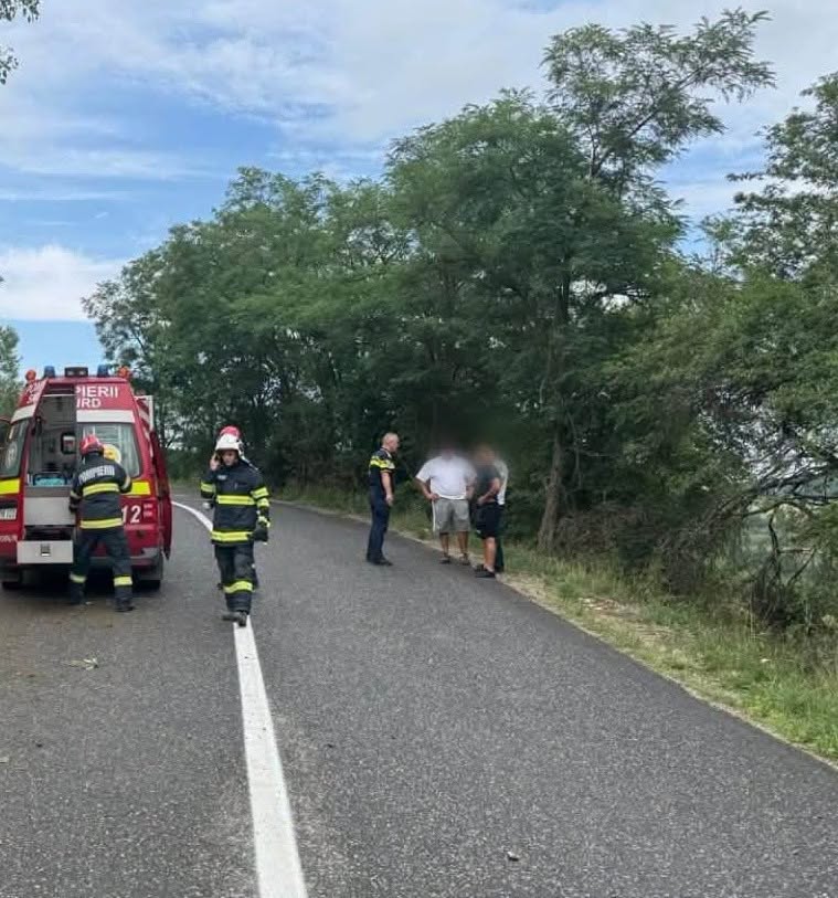Un bărbat și-a pierdut viața în Cluj, pe DJ108B, după ce o autoutilitară a părăsit carosabilul