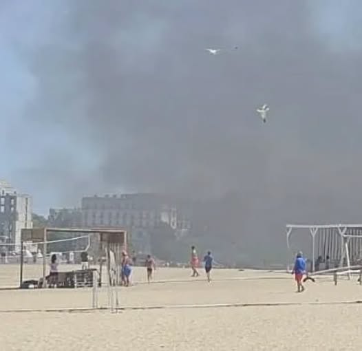 Clipe de panică în Mamaia Nord. Un cotainer al salvatorilor a fost cuprins de foc în această dimineață