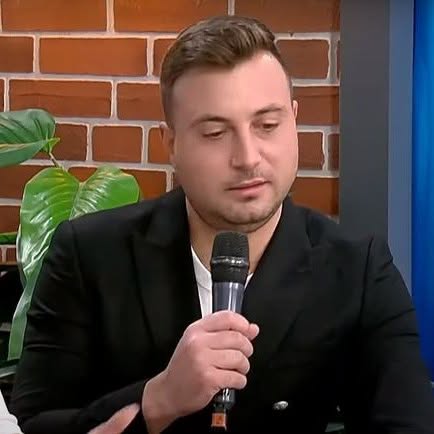De ce a fost interzis Valentin Sanfira la mai multe posturi de televiziune? Artistul nu s-a mai abținut și a spus tot: „Adriana Bahmuțeanu este cea care știe adevărul”