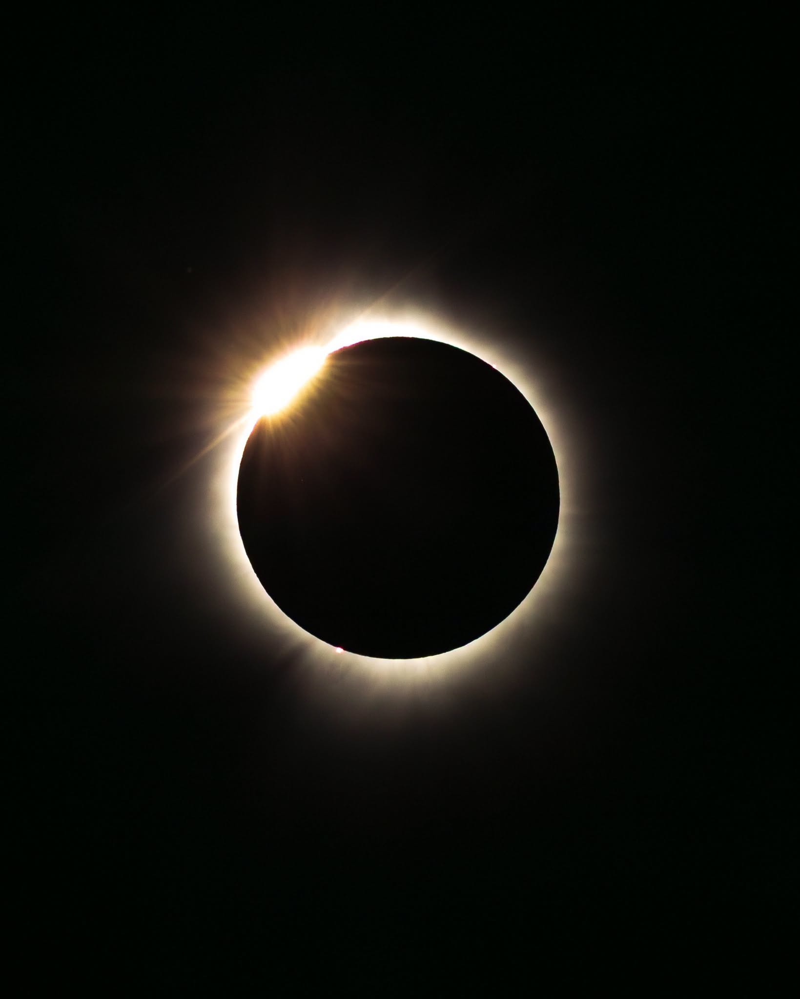 Eclipsă totală de Soare pe 12 august 2026. Unde va putea fi văzut fenomenul și ce se observă din România