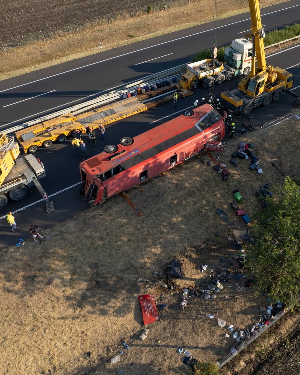 Tragedie pe o autostradă din Ungaria. 12 oameni au murit după ce un autocar polonez s-a răsturnat